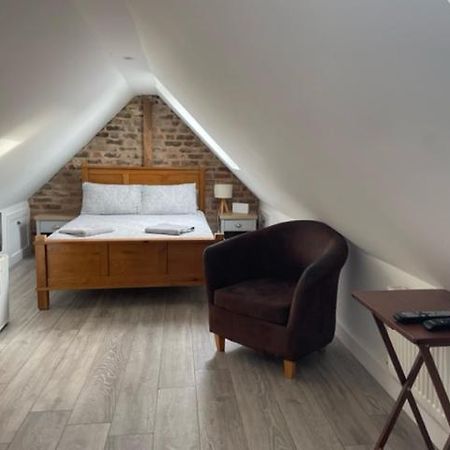 The Attic Suite Selsey Exteriér fotografie