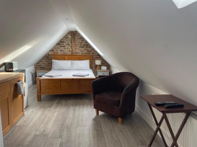 The Attic Suite Selsey Exteriér fotografie